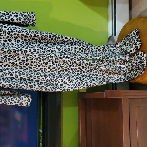 Pajama - Picture 2 of 9